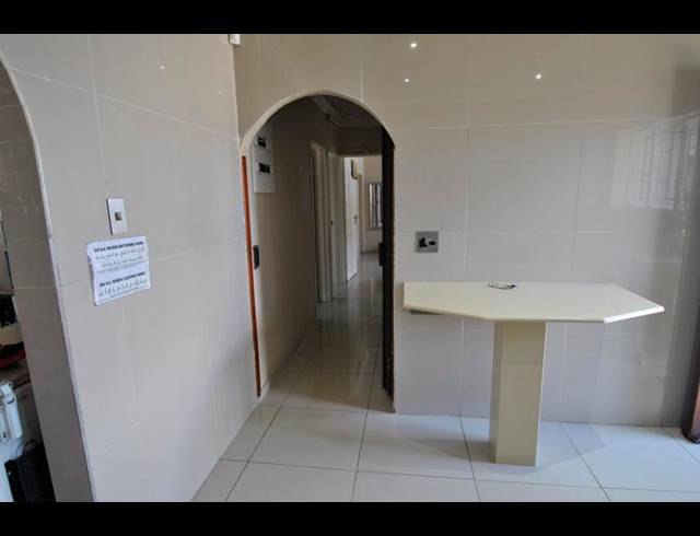 4 BEDROOM HOUSE FOR SALE IN ZAKARIYYA PARK